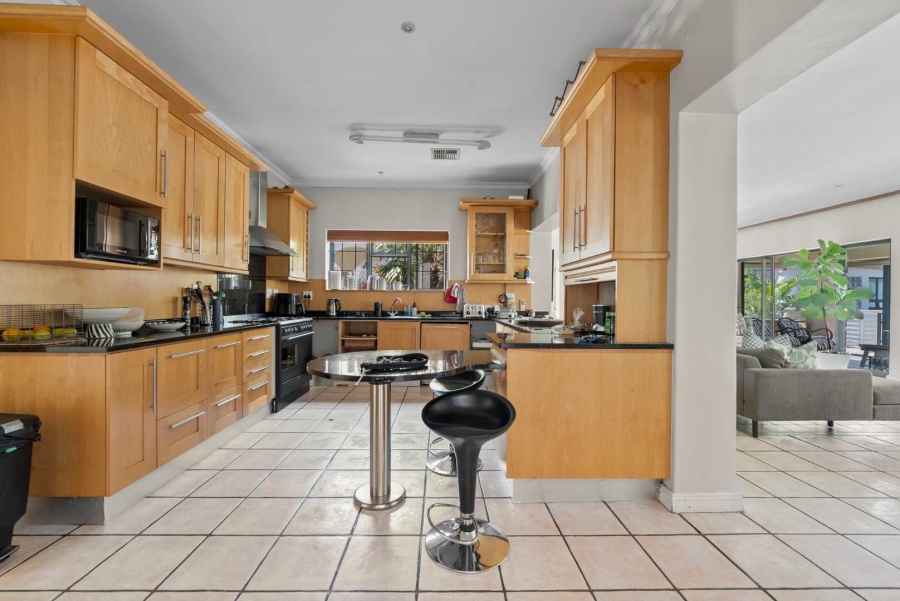 4 Bedroom Property for Sale in Camps Bay Western Cape